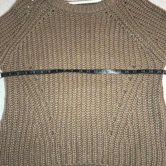 Coin 1904 Tan Chunky Knit Wide Cuff Crew Sweater Size Medium - Picture 8 of 9